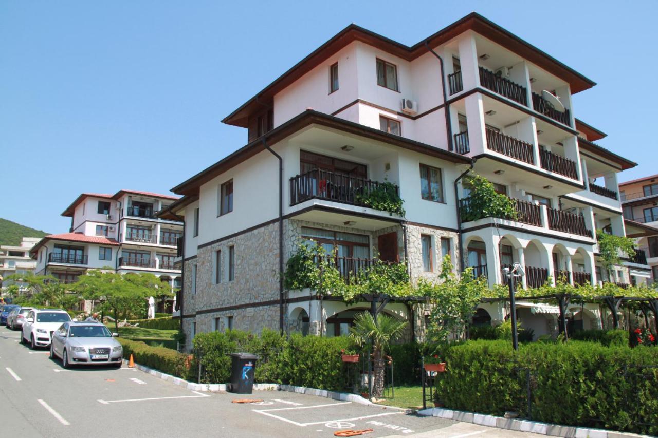 Bademite Apartments Sveti Vlas Esterno foto